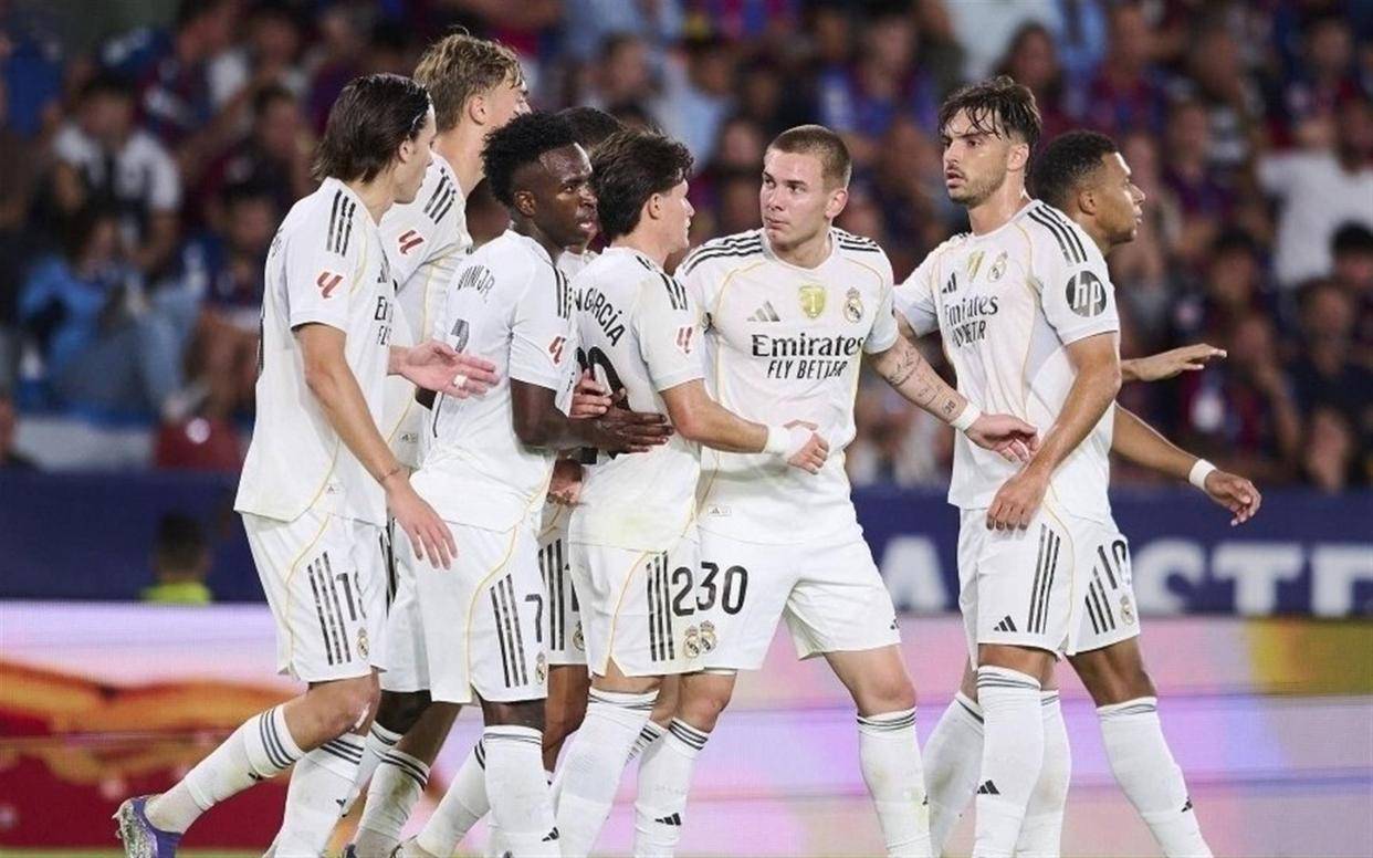 西甲最新消息！皇马夏季大换血：防线中场升级，四个新秀被卖，战舰重新出发